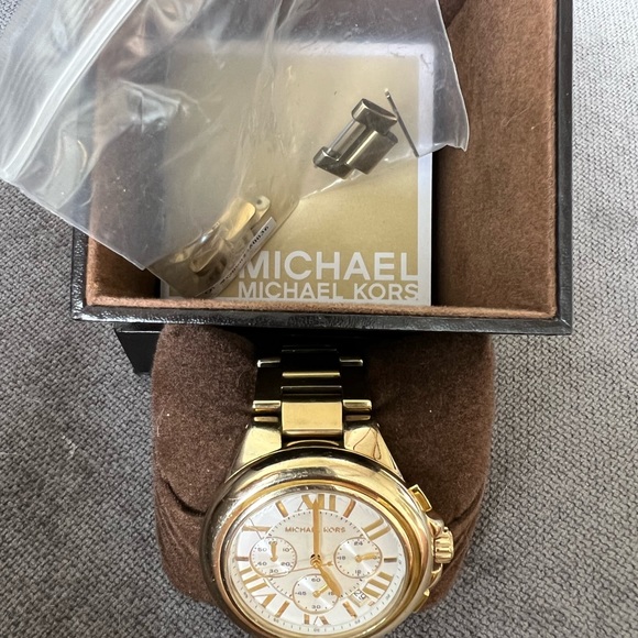Gold Michael Kors Watch - Excellent Used Condition - Picture 6 of 6